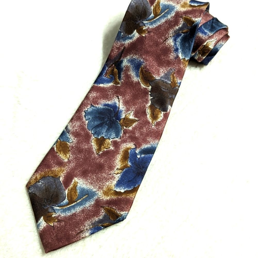 Vintage Men's Cambridge Classic 100% Silk Abstract Motif Tie